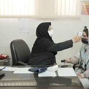 نمایی از غربالگری تب در کلینیک محلی